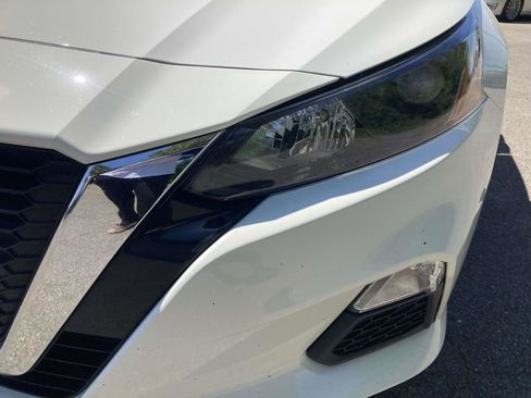 Used 2022 Nissan Altima 2.5 S FWD image 11