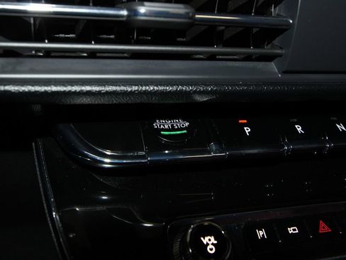 Used 2025 Lincoln Corsair Grand Touring w/ Towing Package AWD/4WD image 13