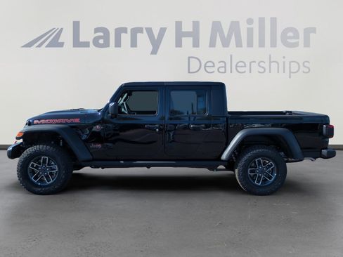 New 2025 Jeep Gladiator Mojave w/ Convenience Group image 2