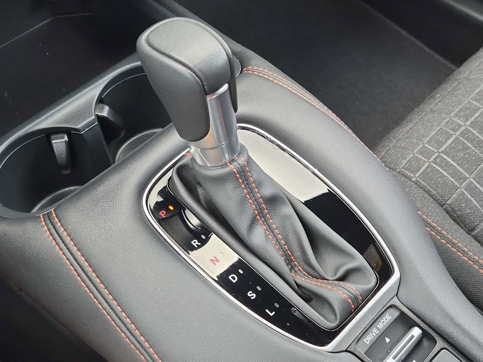 Certified 2025 Honda HR-V Sport image 27