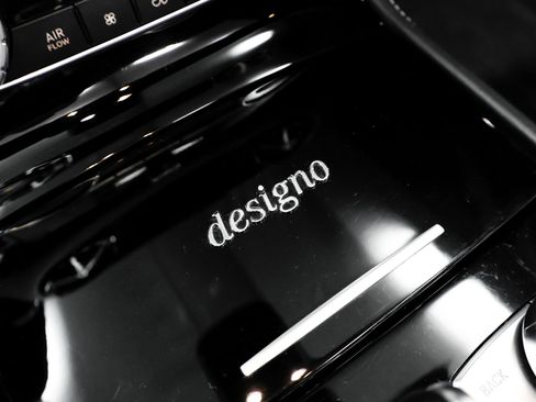 Used 2015 Mercedes-Benz SL 63 AMG w/ Driver Assistance Package image 36