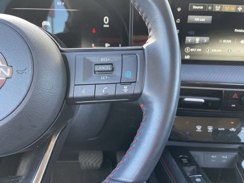 Certified 2025 Nissan Kicks SR image 14