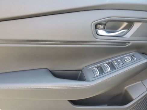 Used 2023 Honda Accord Sport image 12