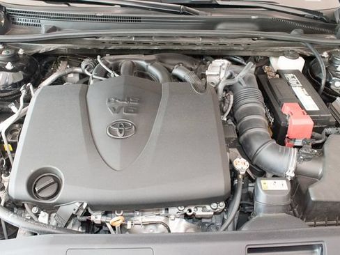Used 2019 Toyota Camry XSE FWD image 3