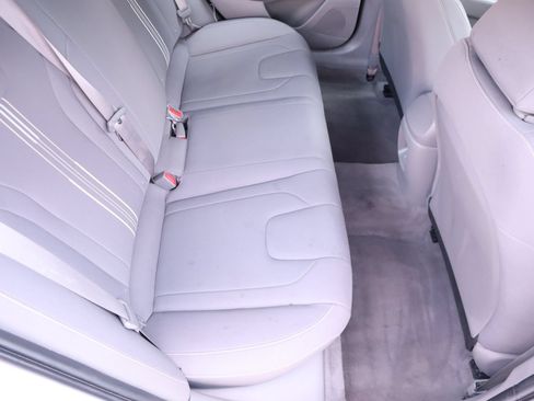 Used 2024 Hyundai Elantra SEL FWD image 46