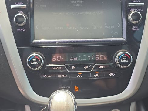 Used 2017 Nissan Murano Platinum w/ Platinum Technology Package FWD image 24