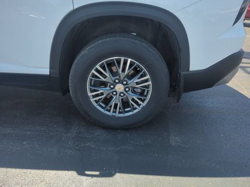Certified 2025 Chevrolet Traverse LT w/ Driver Confidence Package AWD/4WD image 16
