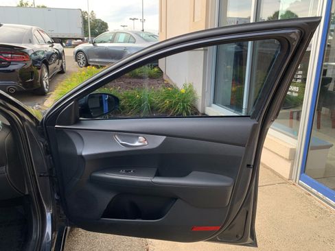 Used 2023 Kia Forte LXS FWD image 30