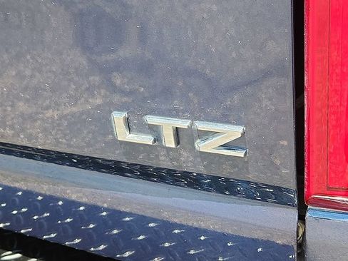 Used 2020 Chevrolet Silverado 2500 LTZ w/ LTZ Premium Package AWD/4WD image 10