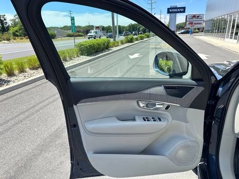 Certified 2025 Volvo XC90 B6 Plus w/ Protection Package Premier AWD/4WD image 19