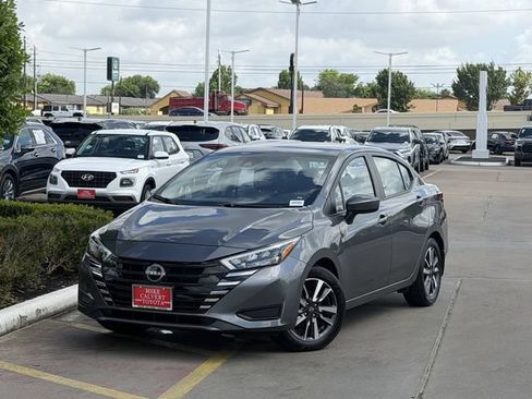 Used 2025 Nissan Versa SV w/ Trunk Package FWD image 2
