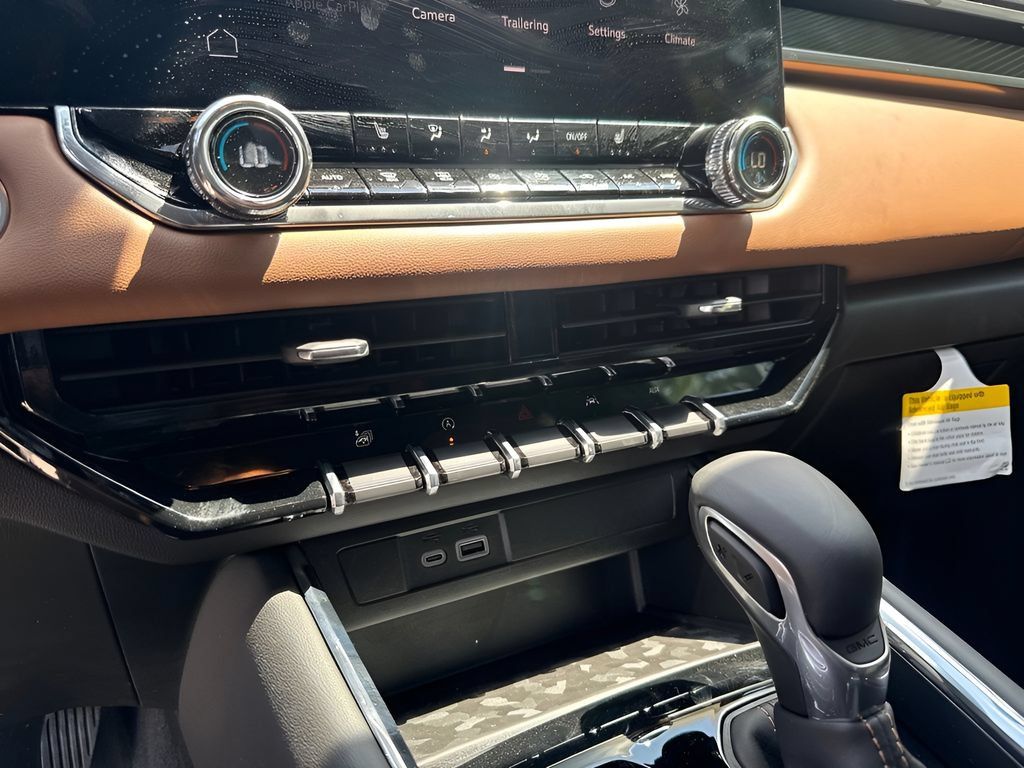 New 2026 GMC Canyon AT4 AWD/4WD image 16