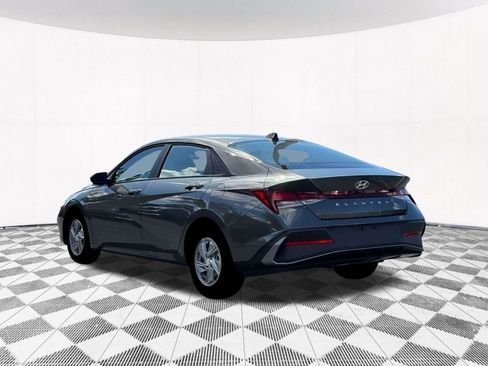 New 2026 Hyundai Elantra SE image 7
