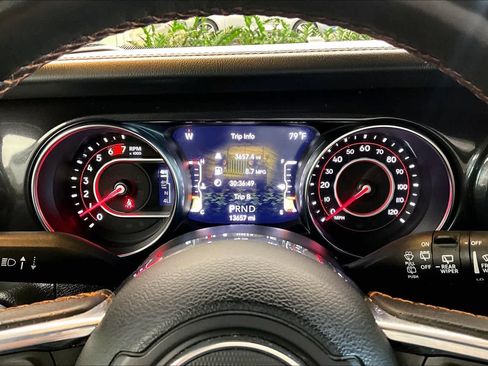 Used 2022 Jeep Wrangler Unlimited Rubicon w/ Xtreme Recon 35" Tire Package AWD/4WD image 26