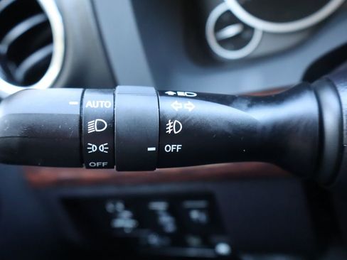 Used 2016 Toyota Tundra Limited w/ Limited Premium Package image 31