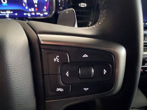 Used 2023 Chevrolet Silverado 1500 LTZ AWD/4WD image 19