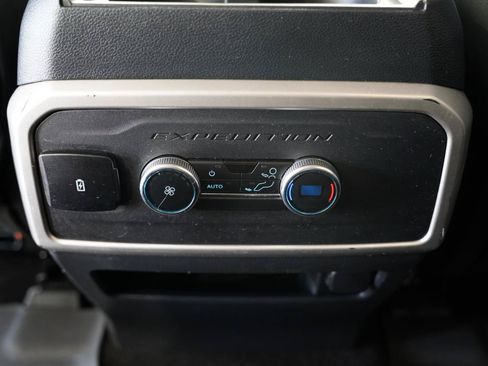 Used 2023 Ford Expedition XLT AWD/4WD image 34