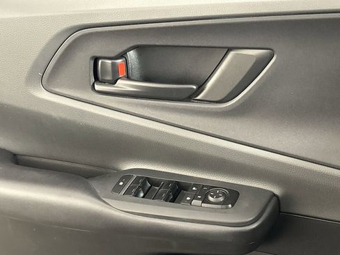 Used 2024 Toyota Prius LE image 18