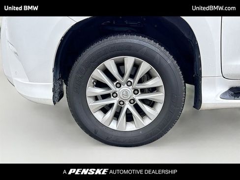 Used 2022 Lexus GX 460 Premium w/ Premium Package AWD/4WD image 2