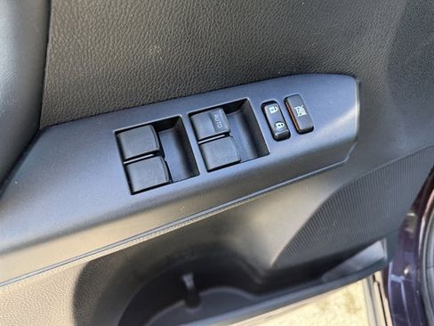 Used 2018 Toyota RAV4 XLE AWD/4WD image 9
