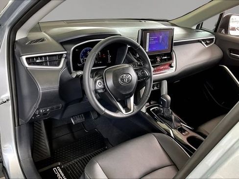 Used 2024 Toyota Corolla Cross XLE w/ Convenience Package FWD image 14
