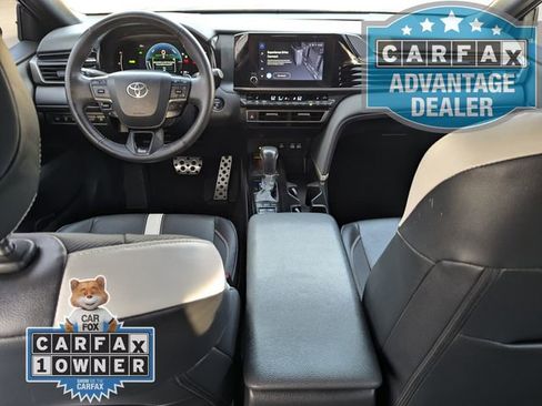 Used 2025 Toyota Camry SE w/ Convenience Package image 17