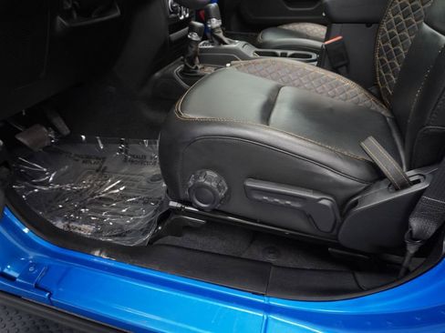Used 2023 Jeep Wrangler Unlimited Sahara AWD/4WD image 43