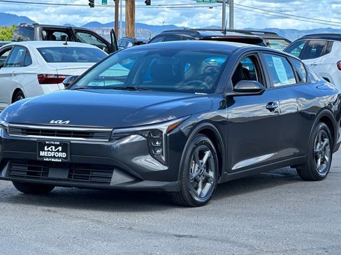 Used 2025 Kia K4 FWD image 9