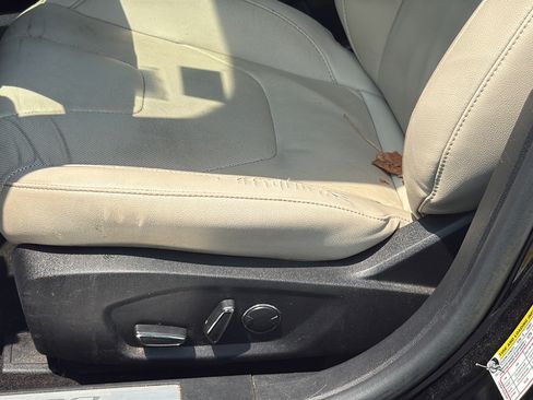 Used 2018 Ford Fusion Titanium FWD image 25
