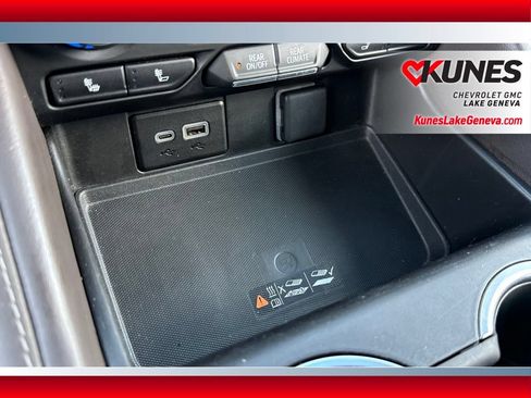 Used 2024 Chevrolet Tahoe LT AWD/4WD image 31
