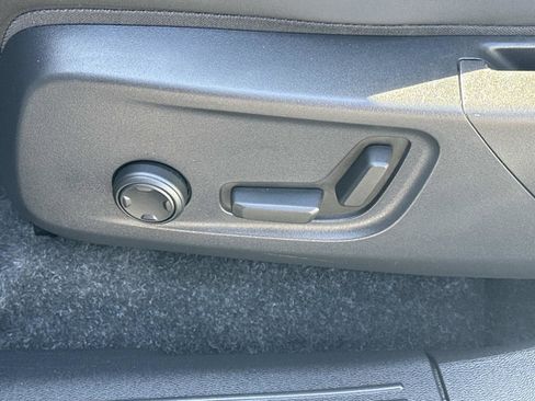 Certified 2023 Volvo C40 P8 Recharge Ultimate image 18