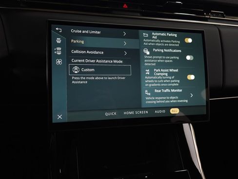 Used 2025 Land Rover Range Rover Sport SE image 31