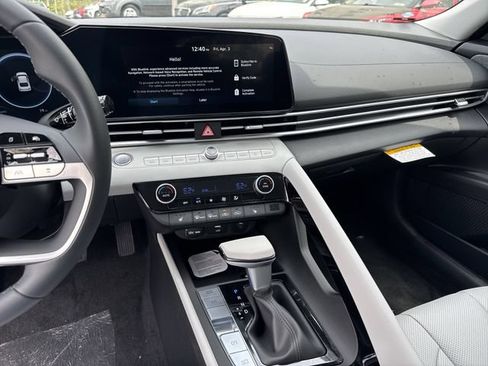 New 2026 Hyundai Elantra Limited FWD image 28