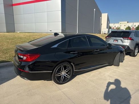 Used 2021 Honda Accord Touring image 3