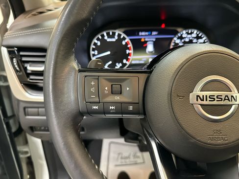 Certified 2021 Nissan Rogue SV w/ Premium Package image 21