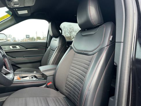 Used 2025 Ford Explorer ST-Line image 29