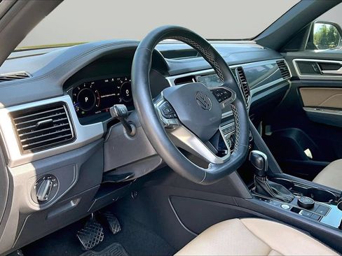 Used 2022 Volkswagen Atlas Cross Sport SE w/ Panoramic Sunroof Package AWD/4WD image 19