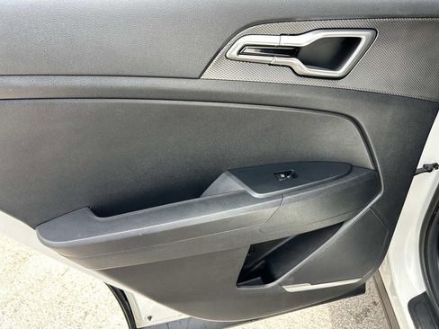 Used 2023 Kia Sportage LX FWD image 20