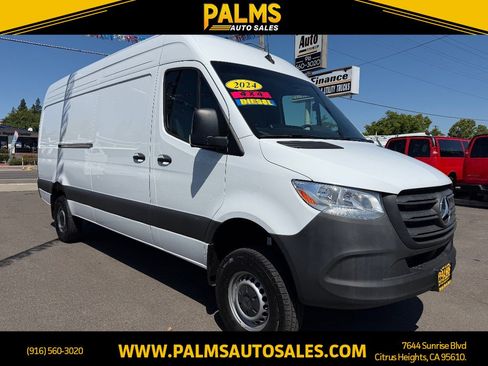 Used 2024 Mercedes-Benz Sprinter 2500 image 1