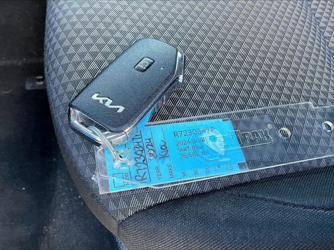 Used 2024 Kia Soul S FWD image 17