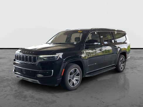 Used 2024 Jeep Wagoneer L Series II RWD image 4