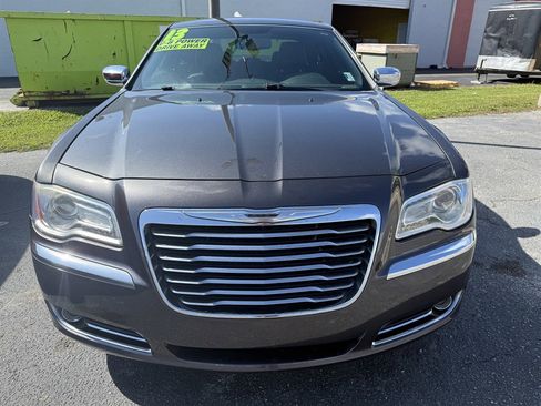 Used 2013 Chrysler 300 C RWD image 2