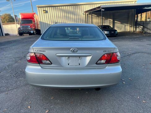 Used 2002 Lexus ES 330 image 6