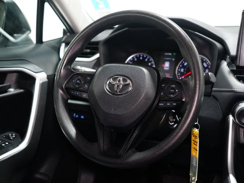 Used 2021 Toyota RAV4 LE image 13