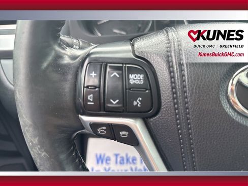 Used 2014 Toyota Highlander XLE AWD/4WD image 19
