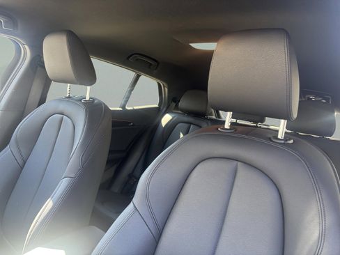 Used 2023 BMW X2 sDrive28i image 17