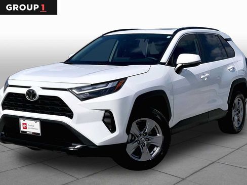 Used 2024 Toyota RAV4 XLE w/ Convenience Package FWD image 1
