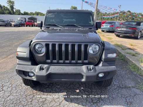 Used 2018 Jeep Wrangler Unlimited Sport S AWD/4WD image 3