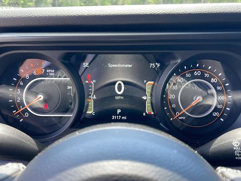 Used 2025 Jeep Wrangler Unlimited Sport AWD/4WD image 14