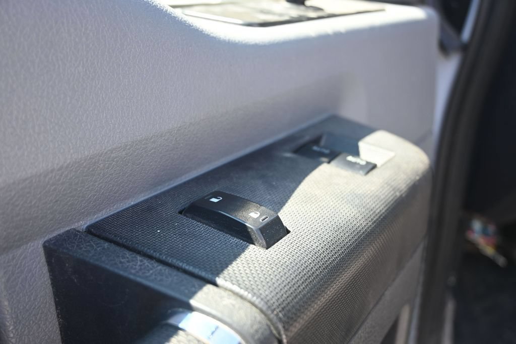 Used 2016 Ford F250 XL w/ Power Equipment Group AWD/4WD image 9